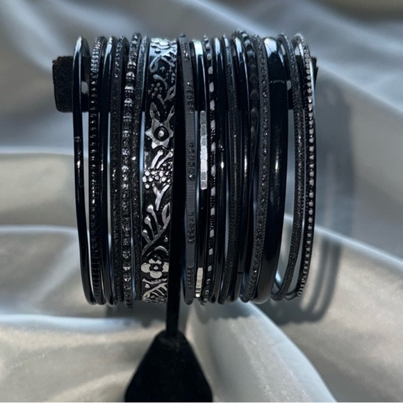 Trendy Black Dark Gray Bangle Stack Set Silver Accents 18 Pieces - Picture 6 of 6